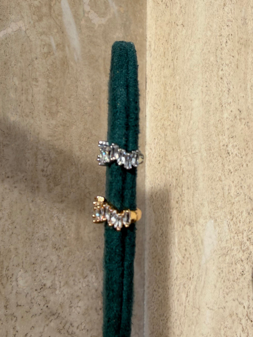 EAR CUFF