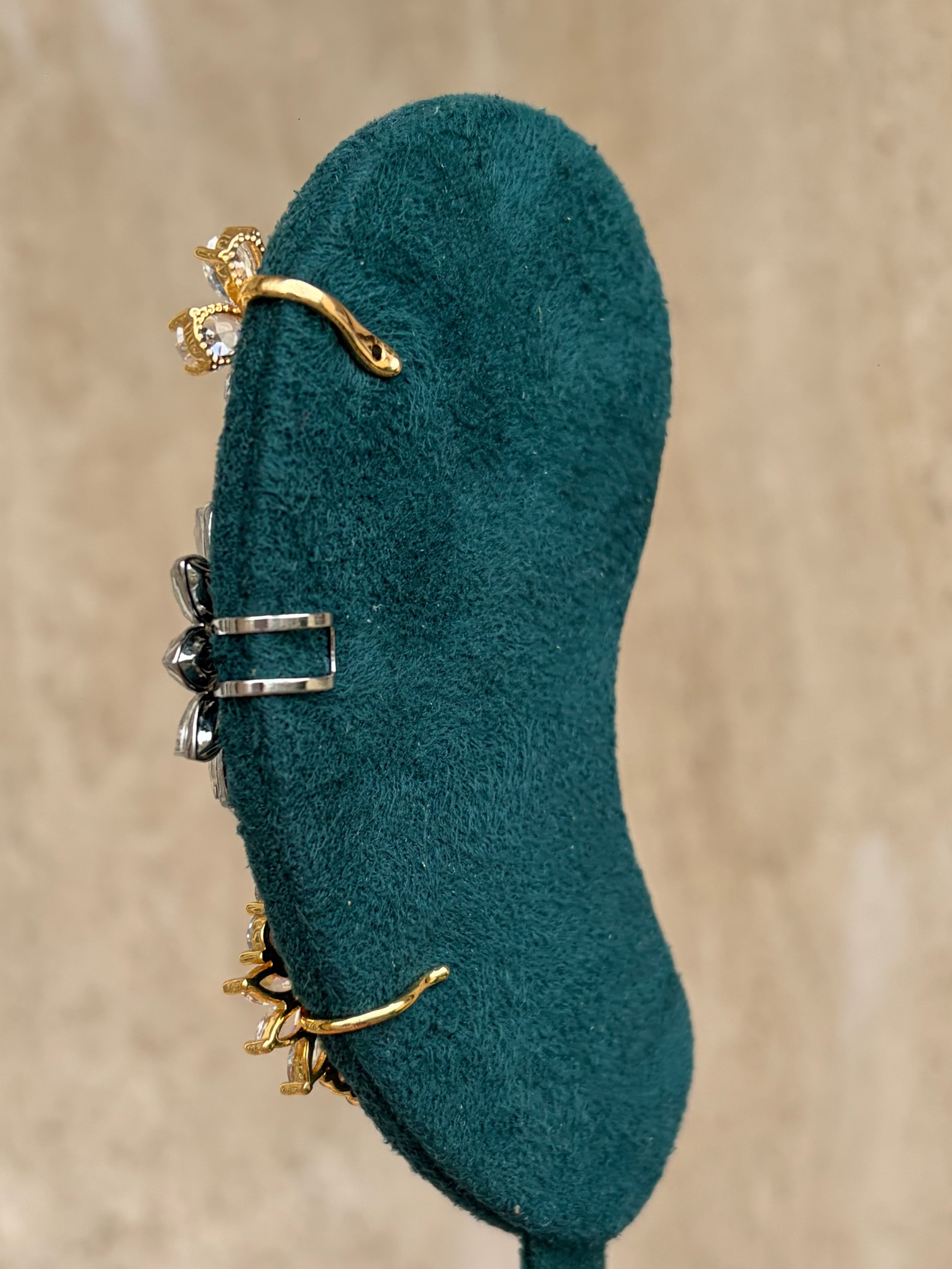 Ear cuff